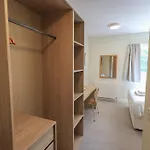 Jubilee Ground-Floor Single Bedroom 度假居