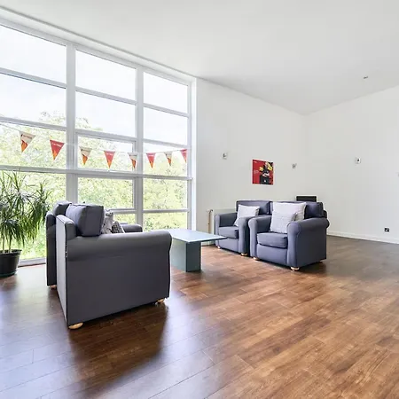 Jubilee Ground-floor Single Bedroom * Penrith